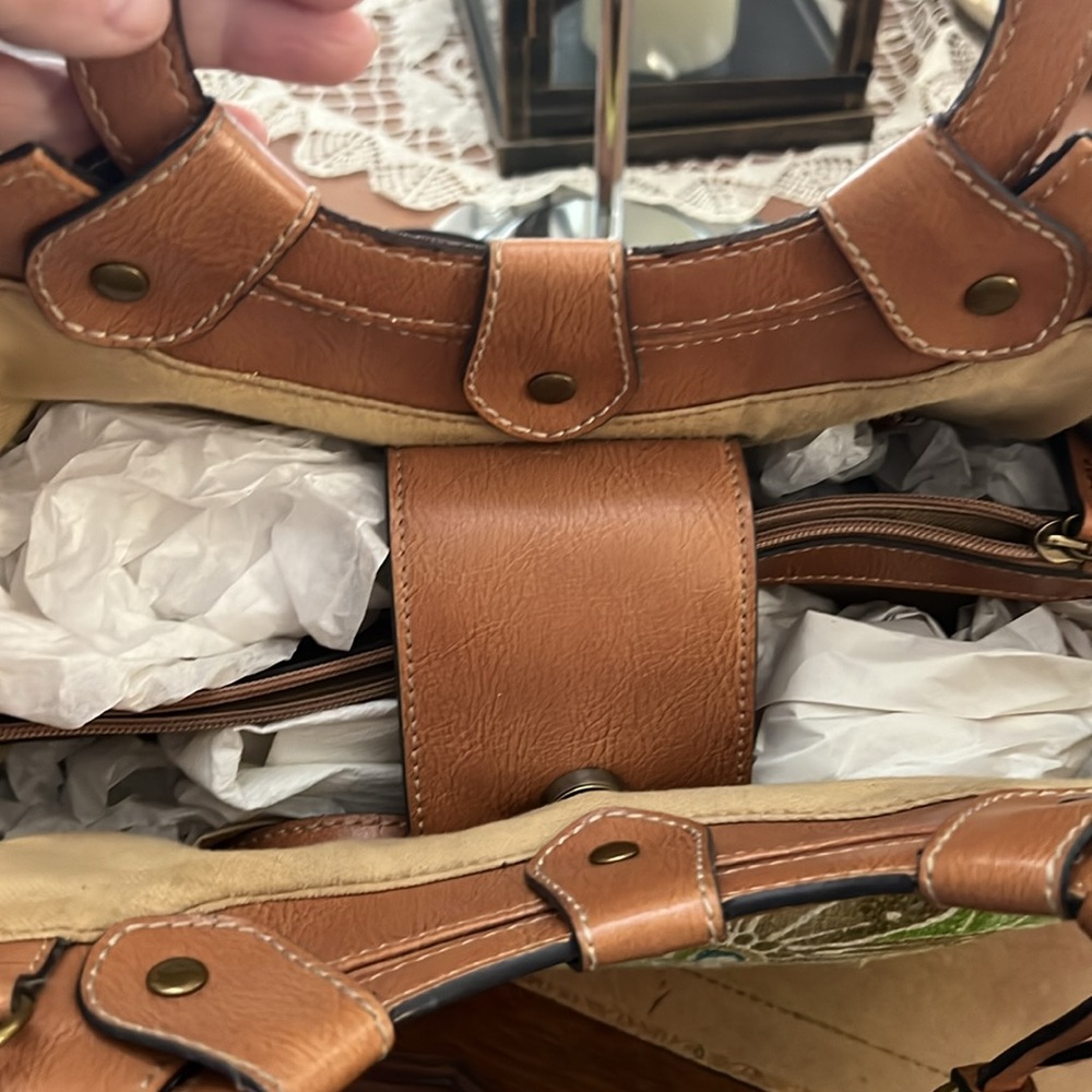 Fossil Hawaiian Print Bag With Original Key And L… - image 3